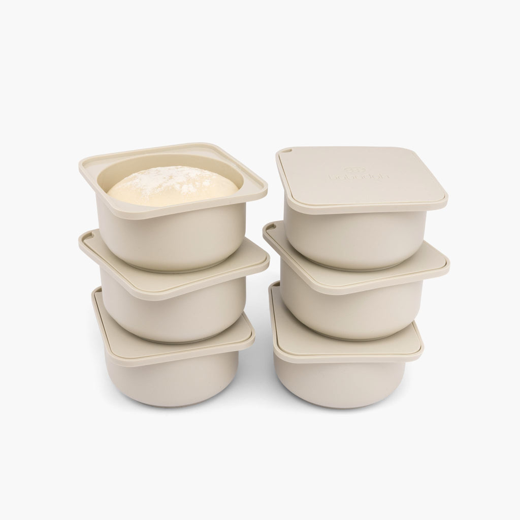 Set of 6 dough proofing containers with pizza dough
